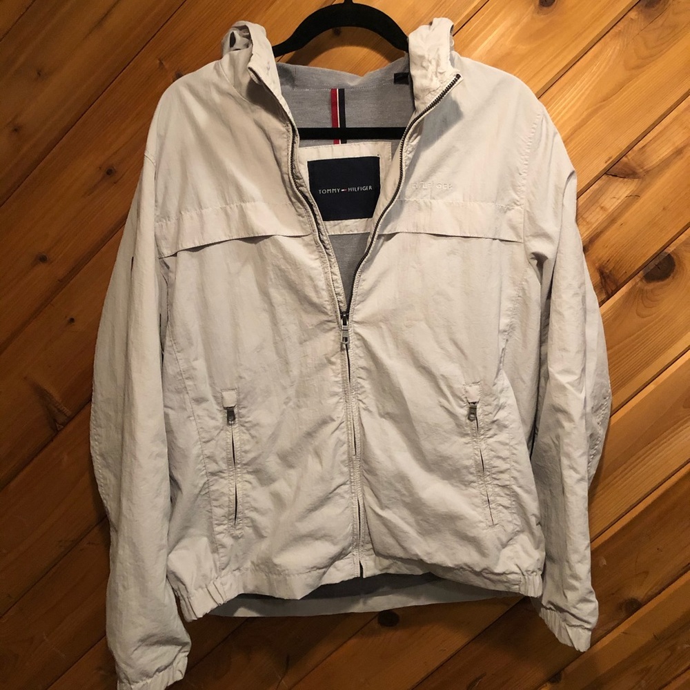 Tommy Hilfiger light gray rain jacket medium